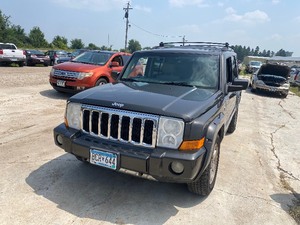 lot 7 image: 2006 Jeep Commander