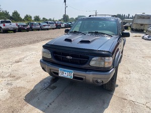 lot 16 image: 2001 Ford Explorer