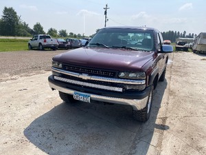 lot 8 image: 2000 Chevrolet Silverado 1500
