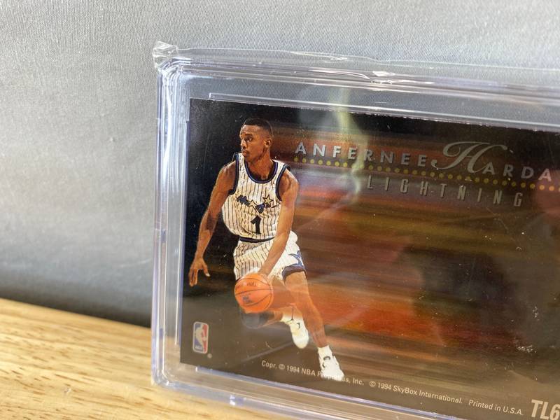 1993-94 SkyBox Premium Thunder and Lightning Shaquille O'Neal