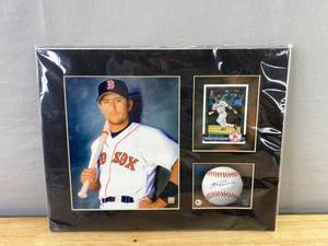 lot 234 image: Nomar Garciaparra Boston Red Sox Limited Edition Display - 14 x 11 J