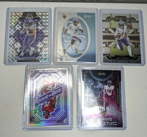 lot 405 image: 5 NFL Minnesota Vikings Football Cards - Addison, Jefferson, Hockenson, Turner M