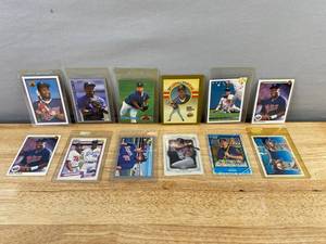 lot 261 image: MLB Minnesota Twins MLB Baseball 12 Card Lot Kirby Puckett, Paul Molitor & More J
