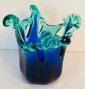 lot 86 image: White Cristal Murano Vase in Green and Blue from Italy