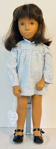 lot 83 image: 1969 Rare Vintage Sasha Side-Part Brunette Doll with Original Dress  Sasha Brunette Part Party