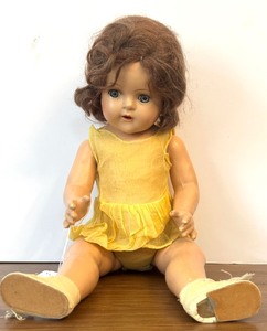 lot 77 image: Vintage 1930s Unrestored Composition Doll