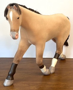lot 74 image: Retired American Girl Nickis Horse Jackson Girl of the Year 2007