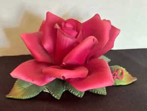 lot 168 image: Roman Rose Flower Figurine