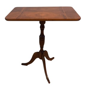 lot 172 image: Vintage Burr Walnut Tilt Top Table