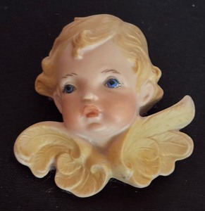 lot 180 image: Vintage Scioto Angel Cherub Decor