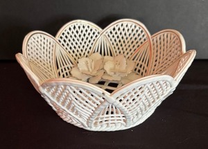 lot 186 image: Romania White Bone China Lace Bowl with Floral Accents