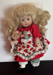 lot 198 image: Strawberry Blonde Petite Amour Doll by Marie Osmond