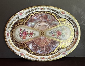lot 223 image: Vintage Daher Decorated Wear Oval Tin Platter