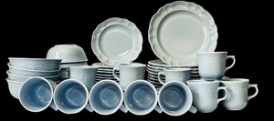 lot 130 image: Vintage  Pfaltzgraff Heirloom Dish Set, Service for 10