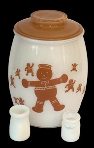 lot 119 image: Vintage 1960s Barlett Collins Gingerbread Milk Glass Cookie and Two Mini Glass Jugs