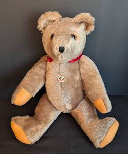 lot 266 image: Felpa 18 Swiss Mohair Jointed Bear