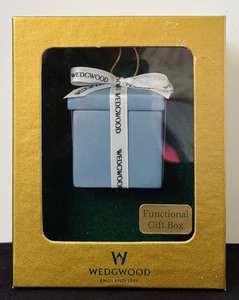 lot 441 image: Wedgwood Gift Box Ornament in Original Box