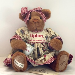lot 382 image: Company Classics Fully Jointed Lipton Bear American Brands Limited 1st Edition