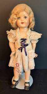 lot 324 image: Vintage Vogue Composition Jennie Doll #770