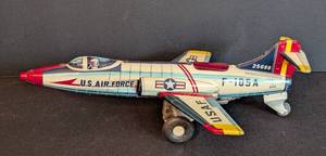 lot 335 image: Vintage Japanese Tin Air Force Toy Plane