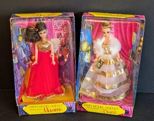 lot 339 image: Pair of Vintage Dawn Modeling Agency Dolls