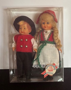 lot 430 image: Two Norwegian Bunad Dolls