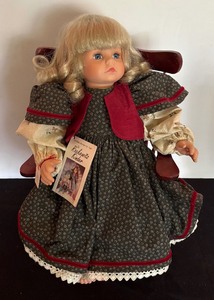 lot 438 image: Rackewitz Kinder Doll with Chair