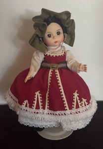 lot 472 image: Bulgaria International Collection Doll by Madame Alexander