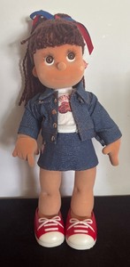 lot 475 image: Play Along Club Zoe Madison