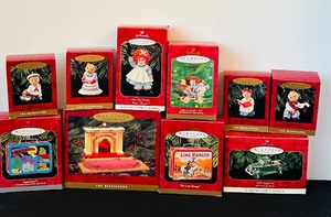 lot 292 image: Vintage Hallmark Keepsake Ornaments including The Bearingers and More