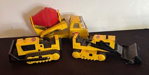 lot 507 image: Tonka Front Loader, Cement Trunk and Bulldozer