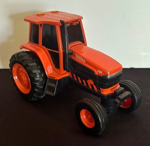 lot 508 image: Tonka Maisto Farm Tractor