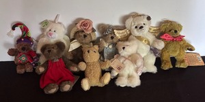 lot 515 image: Collection of Cute Bears by Boyds Bears. Gund, Bear Sentiments and More