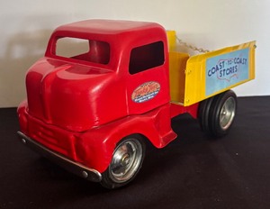 lot 549 image: Vintage Tonka Coast to Coast Stores Stake Bed Truck