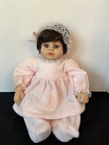 lot 133 image: Heritage Mint Reborn Lifelike Doll