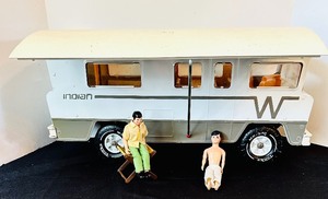 lot 137 image: Vintage 1970s Tonka Winnebago Indian RV Camper Toy