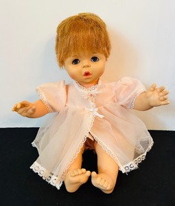 lot 287 image: Vintage 1964 Baby Pattaburp by Mattel