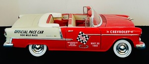 lot 38 image: 118 Scale Diecast Model of the 1955 Chevrolet Bel Air Indy Pace Car