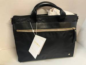 lot 35 image: Samsonite Business Brief