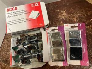 lot 99 image: Square Magnetic Clips