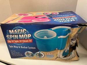 lot 119 image: Magic Spin Mop