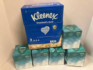 lot 125 image: Kleenex Facial Tissues