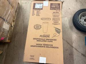 lot 2 image: 500ct of 24oz Dart Insulated Cups
