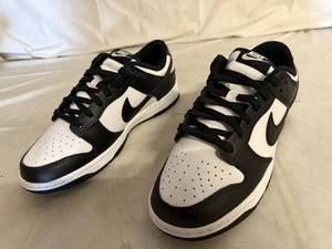 lot 19 image: Nike Dunk Lows - 8.5 Women 7 Men