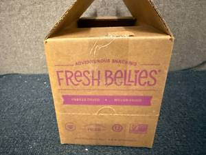 lot 119 image: 6 Bags of Fresh Bellies Freeze Dried Pineapple and Chilli