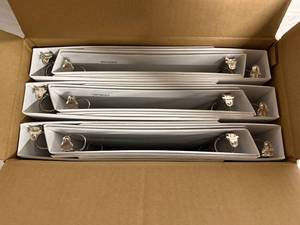 lot 69 image: 12 Universal 1in White Round Ring Binders