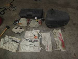lot 116 image: Variety of tool belts, aprons, empt...
