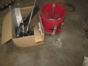 lot 117 image: 5-gallon bucket with organizer, mis...