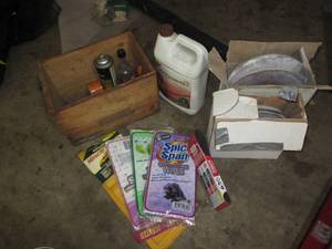 lot 120 image: Large sanding pads, misc dry scente...