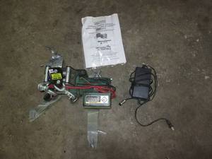 lot 124 image: Portable remote control 12v-3000lb ...